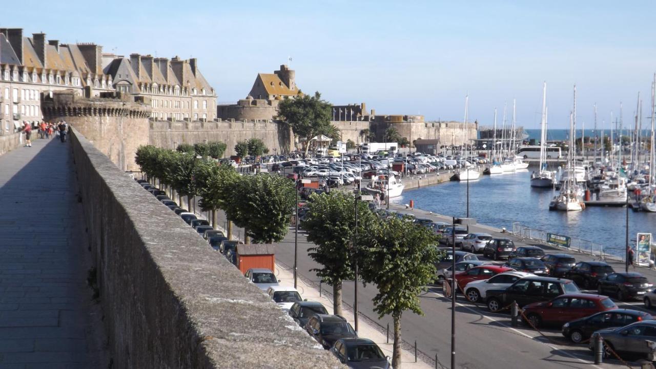 Appartement T2 ,Parking Prive,Terrasse, 10 Mns A Pieds De La Cite Corsaire Et Ses Plages Saint-Malo Zewnętrze zdjęcie