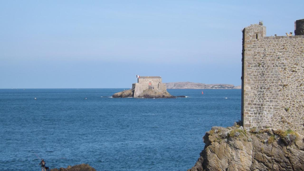 Appartement T2 ,Parking Prive,Terrasse, 10 Mns A Pieds De La Cite Corsaire Et Ses Plages Saint-Malo Zewnętrze zdjęcie