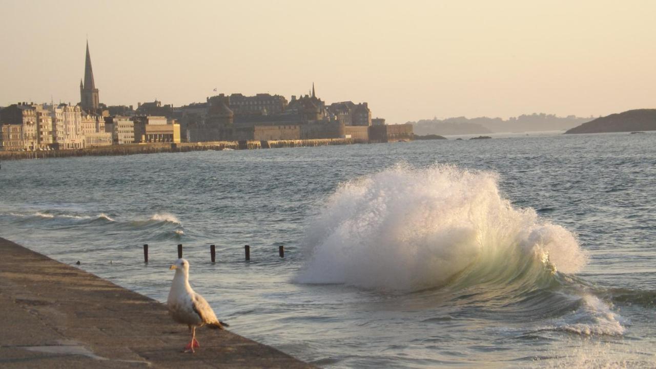 Appartement T2 ,Parking Prive,Terrasse, 10 Mns A Pieds De La Cite Corsaire Et Ses Plages Saint-Malo Zewnętrze zdjęcie