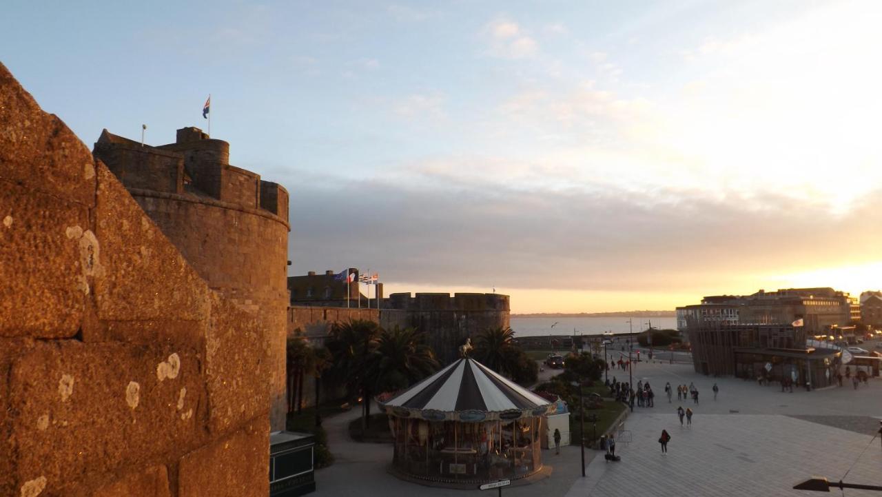 Appartement T2 ,Parking Prive,Terrasse, 10 Mns A Pieds De La Cite Corsaire Et Ses Plages Saint-Malo Zewnętrze zdjęcie