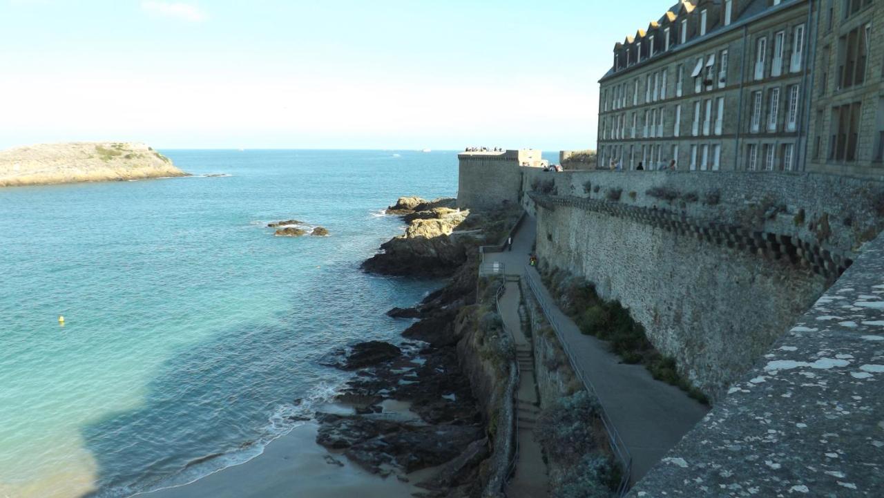 Appartement T2 ,Parking Prive,Terrasse, 10 Mns A Pieds De La Cite Corsaire Et Ses Plages Saint-Malo Zewnętrze zdjęcie