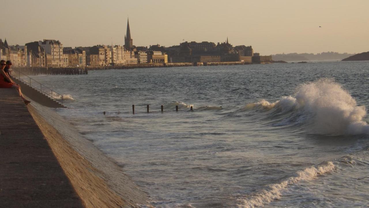Appartement T2 ,Parking Prive,Terrasse, 10 Mns A Pieds De La Cite Corsaire Et Ses Plages Saint-Malo Zewnętrze zdjęcie